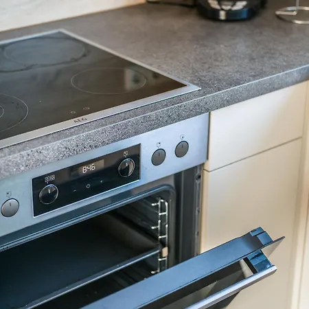 Voll Ausgestattetes, Moebliertes Mit Balkon Und Einzelbetten - Inklusive Kueche Und Wlan Διαμέρισμα