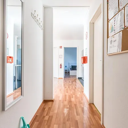 Voll Ausgestattetes, Moebliertes Mit Balkon Und Einzelbetten - Inklusive Kueche Und Wlan Апартаменты