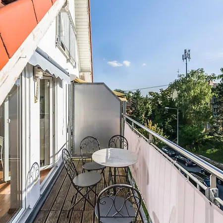 Voll Ausgestattetes, Moebliertes Mit Balkon Und Einzelbetten - Inklusive Kueche Und Wlan *