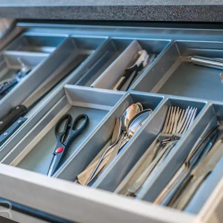 Voll Ausgestattetes, Moebliertes Mit Balkon Und Einzelbetten - Inklusive Kueche Und Wlan *