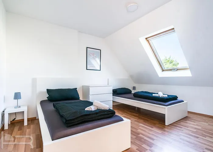 Voll Ausgestattetes, Moebliertes Mit Balkon Und Einzelbetten - Inklusive Kueche Und Wlan *