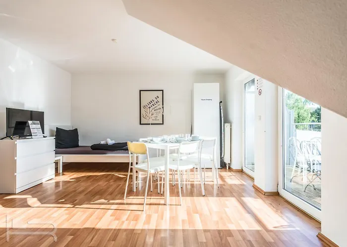 Voll Ausgestattetes, Moebliertes Mit Balkon Und Einzelbetten - Inklusive Kueche Und Wlan