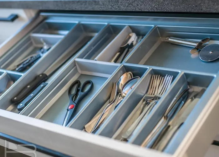 Voll Ausgestattetes, Moebliertes Mit Balkon Und Einzelbetten - Inklusive Kueche Und Wlan *